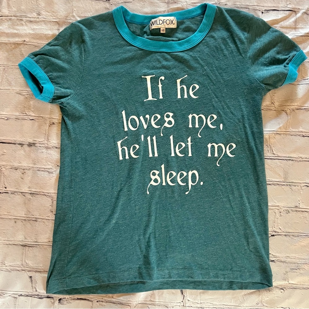 WILDFOX TEE SIZE XS (RUNS LARGE)